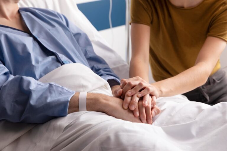 Policy Brief: Hacia la transformación del control integral del cáncer. Conectando saberes y experiencias de pacientes, cuidadores, familiares y del equipo de salud